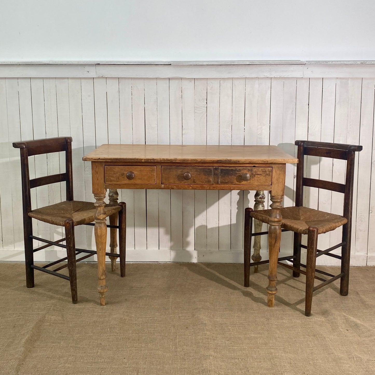 Lovely Vintage Pine Drop Leaf Table