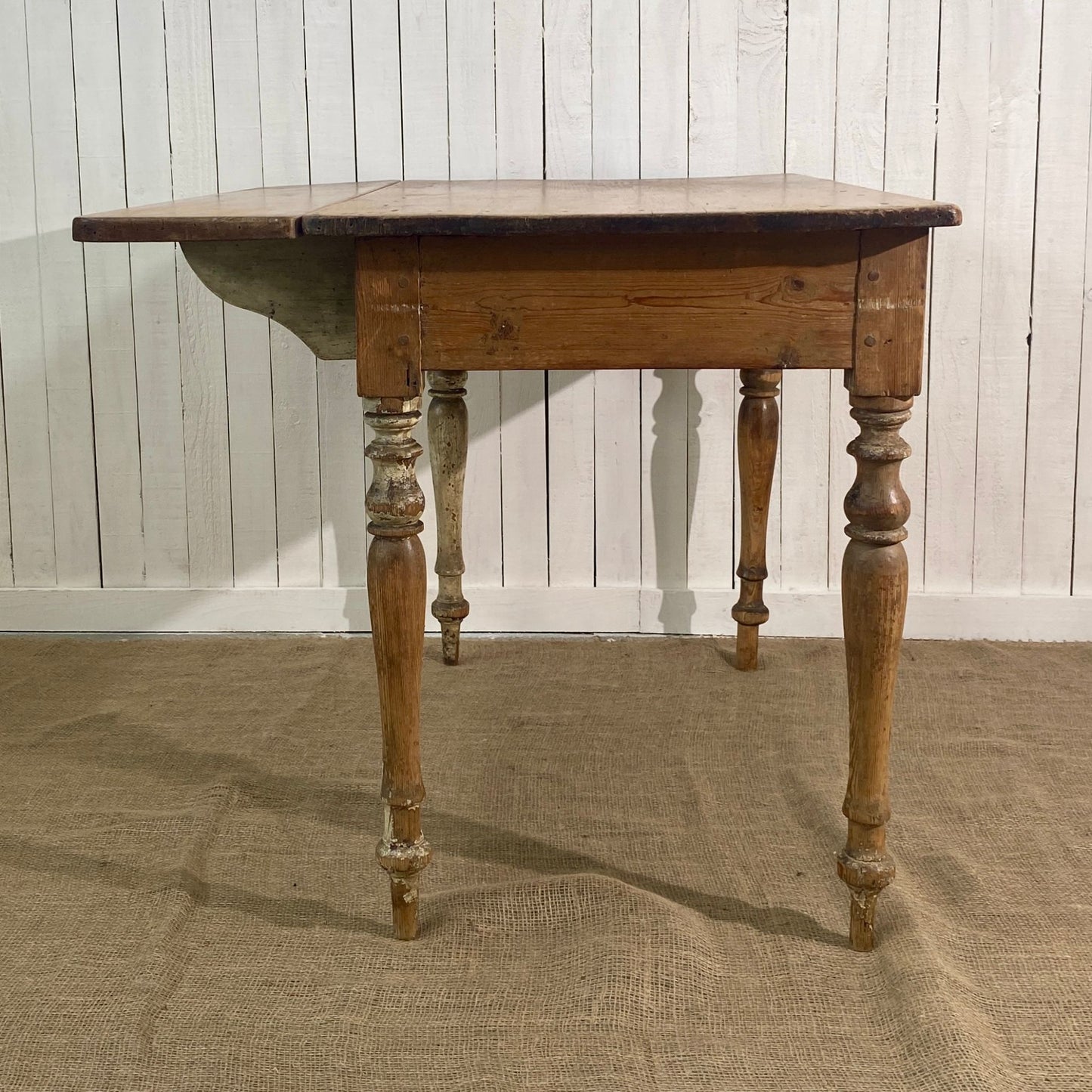 Lovely Vintage Pine Drop Leaf Table