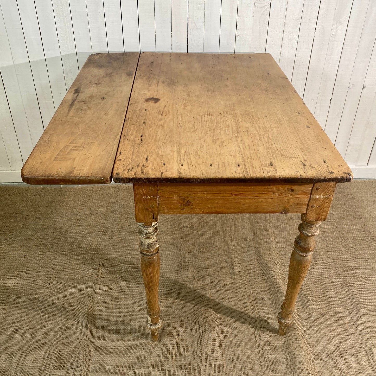 Lovely Vintage Pine Drop Leaf Table